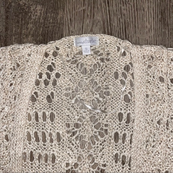 Crochet overlay - Picture 2 of 2